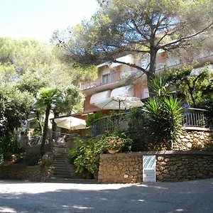 https://hotel-rosa-del-tirreno.it-tuscanyhotel.com
